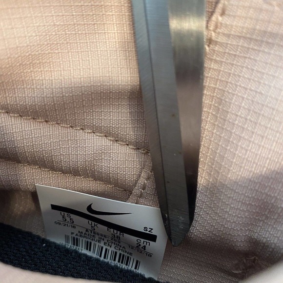 Nike Air Fear Of God FoG Moc Moccasin Particle Beige AT8086-200 Mens Size 5.5 DS - Picture 12 of 12